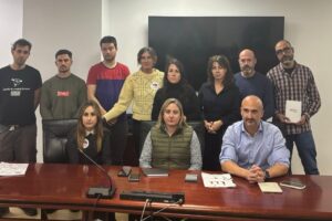 Encierro docente en Peña Herbosa ante la negativa a negociar una adecuación retributiva.