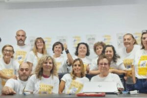 Encierro del Comité de Empresa del Gobierno de Cantabria. Minuto y resultado (3): El comité pasa su primera noche encerrado