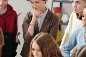 UGT demanda reducir de manera progresiva la carga lectiva del profesorado a 18 horas en Infantil y Primaria y 15 en Secundaria