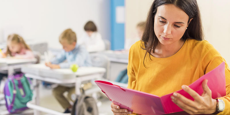 La reducción de la distribución horaria, del número de alumnos y de grupos atendidos por el profesorado no admite más demoras